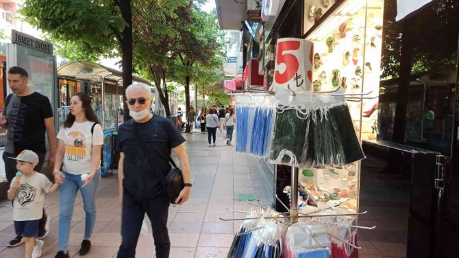 Vakalar Tırmanınca Maske Satışları Önemli Ölçüde Arttı
