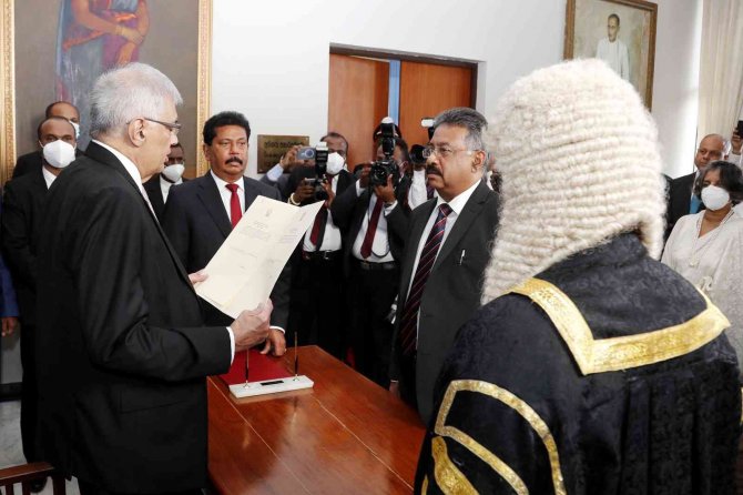 Sri Lanka’nın Yeni Devlet Başkanı Wickremesinghe Yemin Etti