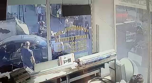 Sultanbeyli’de Yola Fırlayan Küçük Çocuğa İ̇ett Otobüsü Çarptı