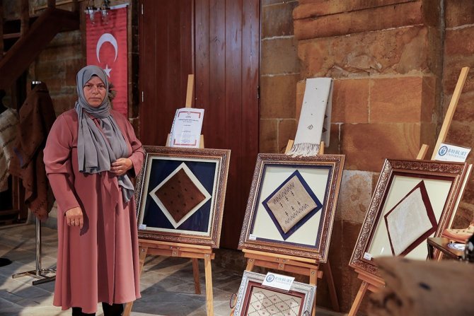 Taşhan’daki Sergi Şöleninde Tarih Ehrama Büründü
