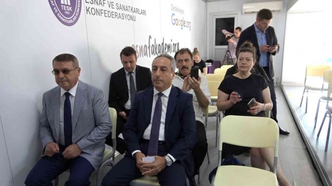 ’Restoran Ve Kafeler Dijitalleşiyor’ Projesi Doğrultusunda Gezici Tır Harekete Geçti