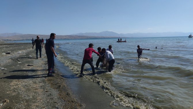 Van Gölü’ne Giren Çocuklardan 2’sinin Cansız Bedeni Bulundu
