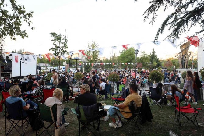 Yenimahalle’de Açık Hava Sinema Günleri Başladı