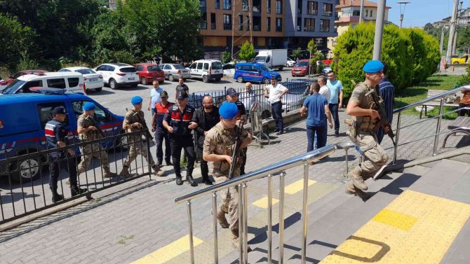 1 Kişiyi Öldürüp, 2 Kişiyi Yaralayan Katil Zanlısı Tutuklandı