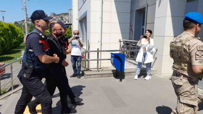 1 Kişiyi Öldürüp, 2 Kişiyi Yaralayan Katil Zanlısı Adliyeye Sevk Edildi