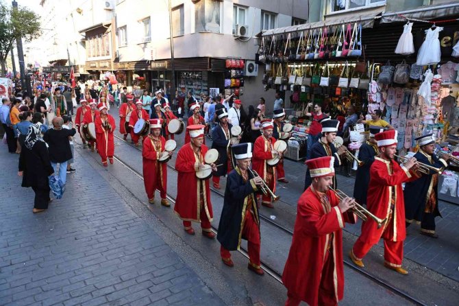 Türk Dünyası Ata Sporları Şenliği Renkli Kortej Yürüyüşüyle Başladı