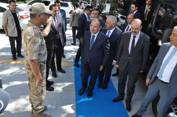Bakan Bozdağ Kars’ta