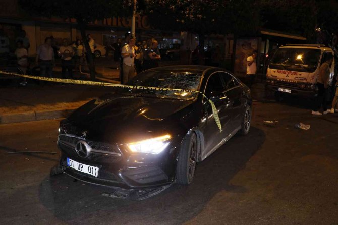 Otomobil Önce Yayaya Sonra Elektrikli Bisikletliye Çarptı: 2 Yaralı