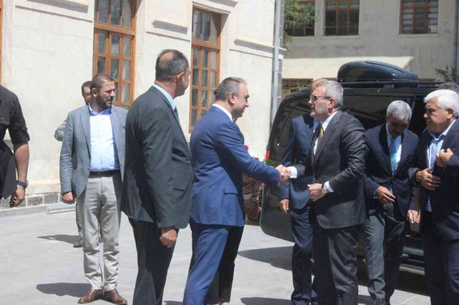Ak Parti Grup Başkanvekili Ünal, Kilis’te Esnafı Ziyaret Etti