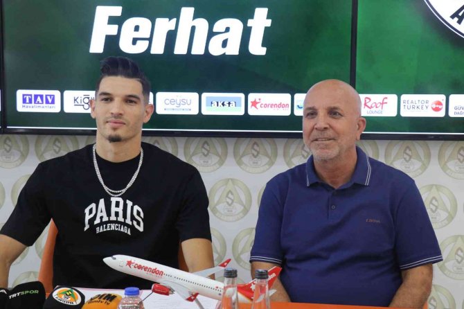 Alanyaspor, Zinedine Ferhat’ı 2 Yıllığına Renklerine Bağladı