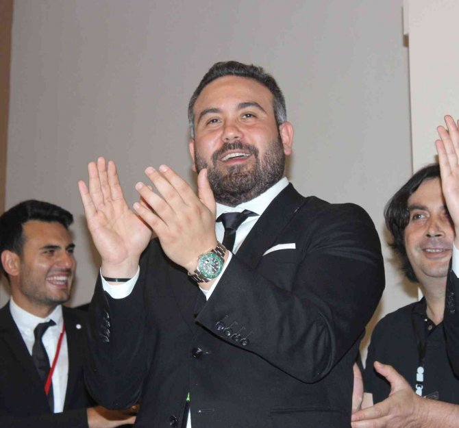Özgür Ekmekçioğlu, Menemenspor’u Devraldı