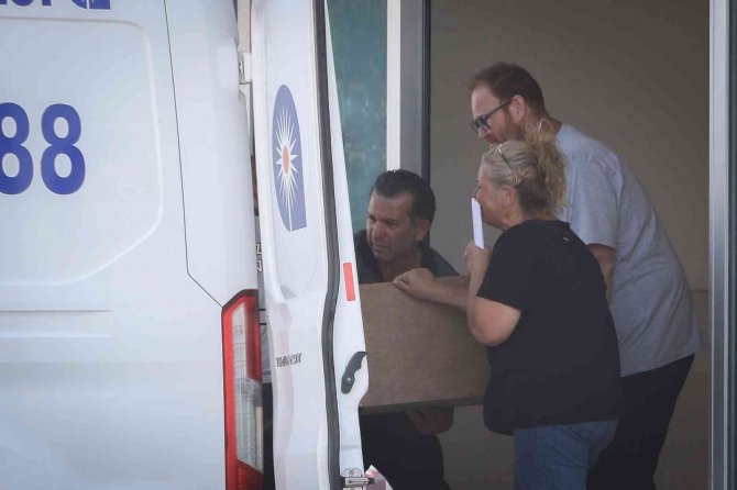 Katliam Gibi Kazada Hayatını Kaybeden 3 Kadının Cenazesi Alındı, Yakınları Gözyaşlarına Boğuldu