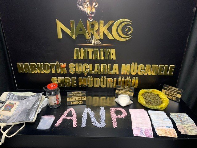 Antalya’da “Kökünü Kurut” Operasyonu