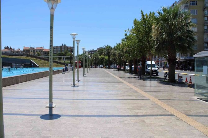 Sıcağı Gören Parklara Koştu