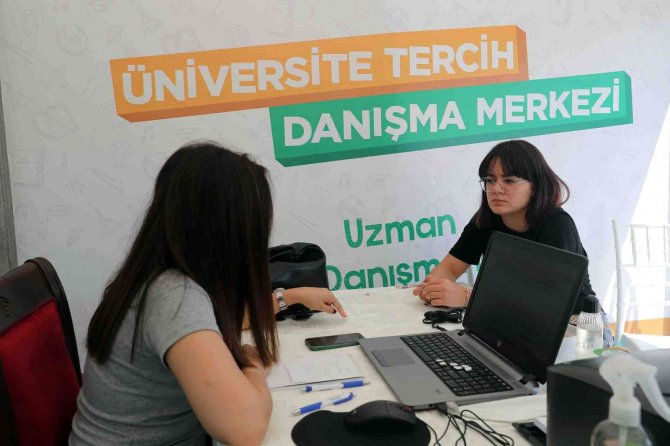 Bağcılar Belediyesinden Öğrencilere Üniversite Tercihi Desteği