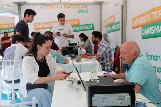 Bağcılar Belediyesinden Öğrencilere Üniversite Tercihi Desteği