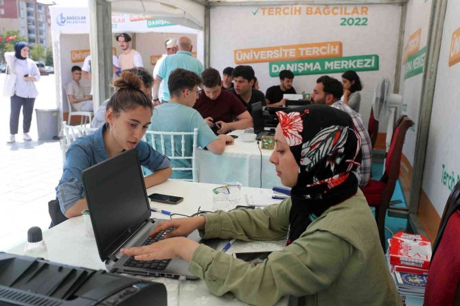 Bağcılar Belediyesinden Öğrencilere Üniversite Tercihi Desteği