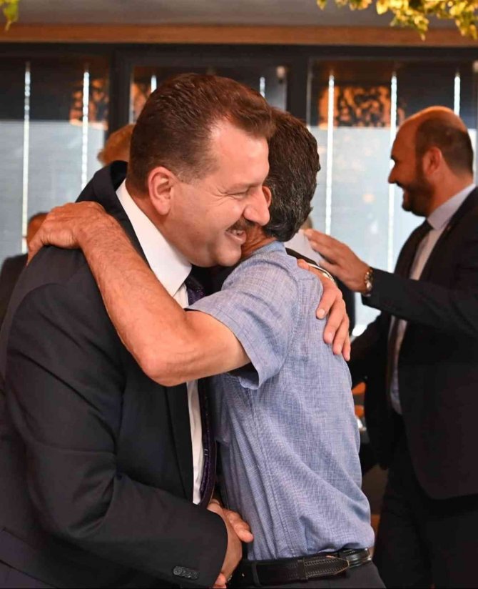 Balıkesir Büyükşehir Belediye Başkanı Yücel Yılmaz, Bandırmalı Muhtarlarla Buluştu