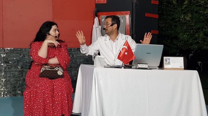 Başiskele Sahili’nde Tiyatro Keyfi