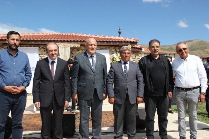 Müzede Türkü Dolu Saatler