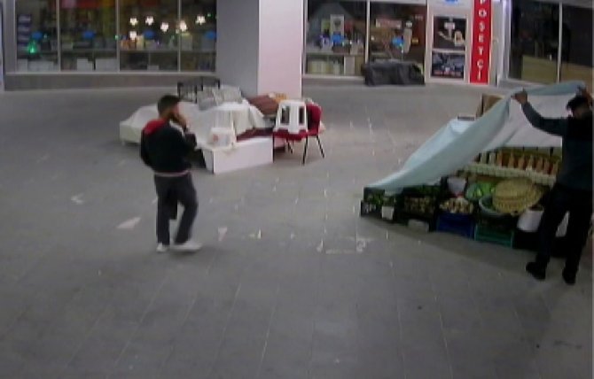 50 Bin Liralık Yöresel Ürün Çalan Hırsızlar Güvenlik Kamerasına Yakalandı