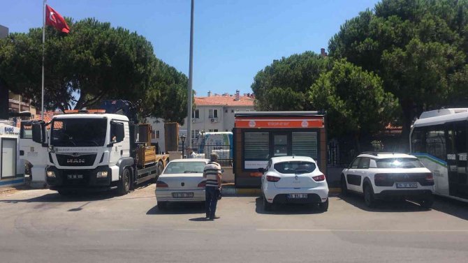 Büyükşehir Belediyesi İle Ak Partili Gür Ayvalık’a Ucuz Ekmek Yedirmeye Kararlı