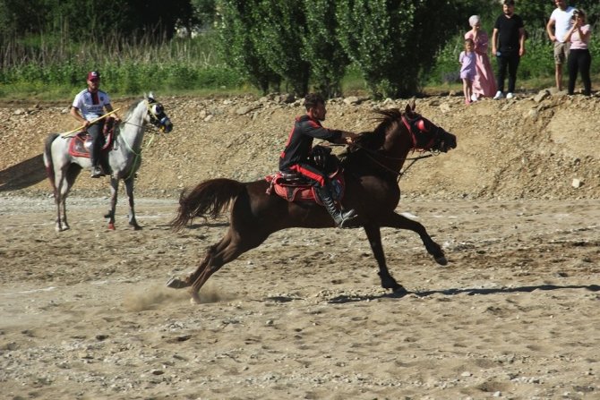 Cirit Takımları Bu Kez Dede Korkut Şölenleri İçin At Bindi