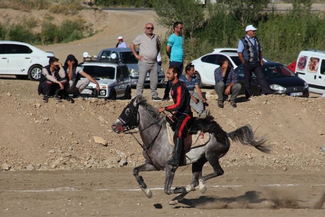 Cirit Takımları Bu Kez Dede Korkut Şölenleri İçin At Bindi