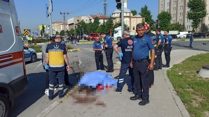 Freni Boşalan Vinç Dehşet Saçtı: 1 Ölü, 1 Yaralı