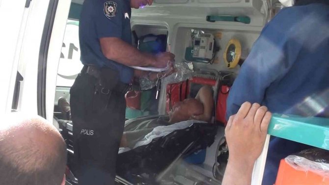 Freni Boşalan İş Makinesi, Yayalara Çarptı: 2 Ölü, 1 Yaralı