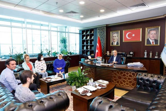 Ekpss’ye Sultangazi Belediyesi İle Hazırlanan Genç, Türkiye Birincisi Oldu