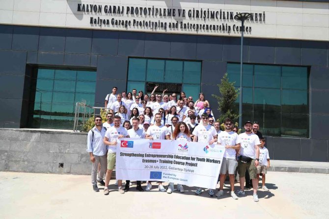“Gençlik Çalışanları İçin Girişimcilik Eğitiminin Güçlendirilmesi” Projesi Hkü’de Açıldı