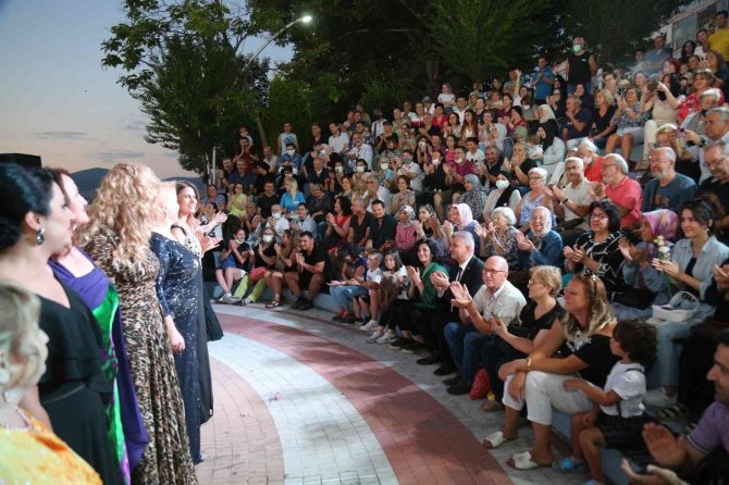 Türk Sanat Müziği Korosu Kulakların Pasını Sildi