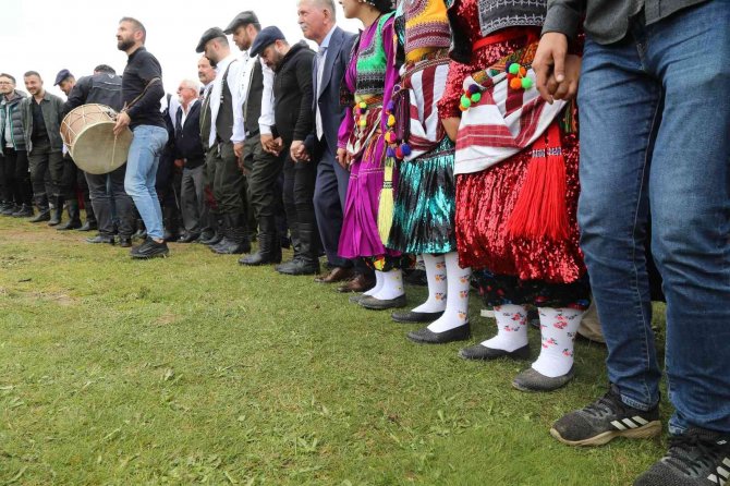 Kadırga Otçu Şenliği Renkli Görüntülere Sahne Oldu