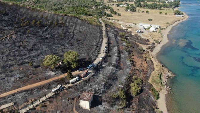 Seferihisar’da Yanan Alan Havadan Görüntülendi