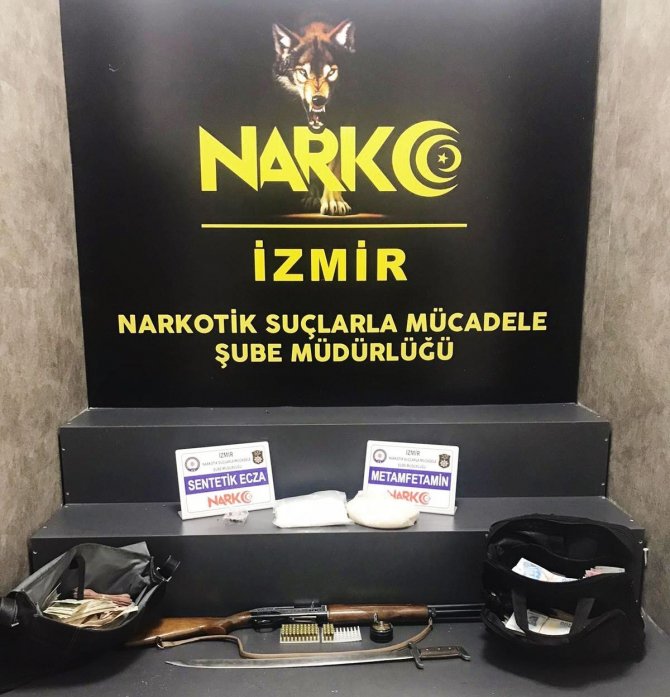 İ̇zmir’de Zehir Tacirlerine Darbe: 17 Tutuklama