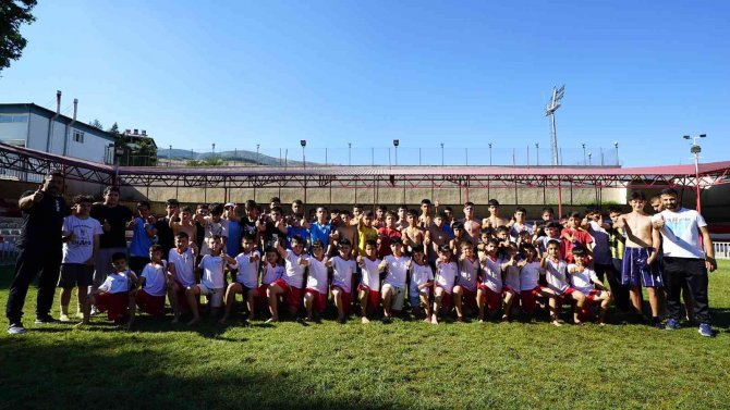 Kahramanmaraş’ta Yaz Spor Okullarına Yoğun İlgi