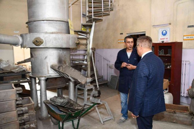 Yaz Okulu Kursları Öğrencilerin Bilgilerini Pekiştirmelerini Sağlıyor