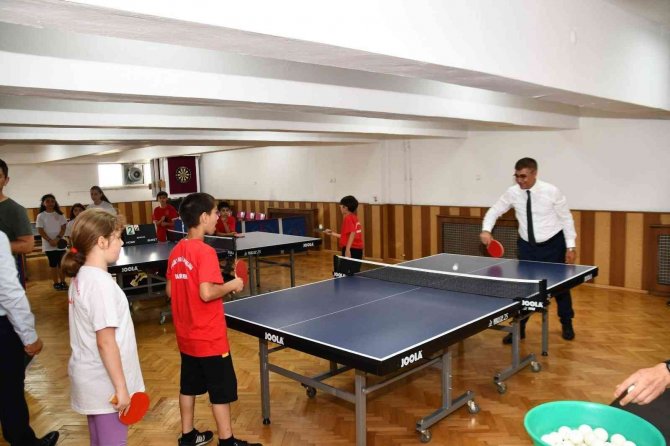 Vali Gürel, Sporcularla Bir Araya Geldi