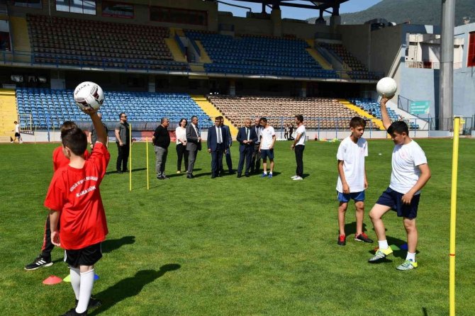 Vali Gürel, Sporcularla Bir Araya Geldi