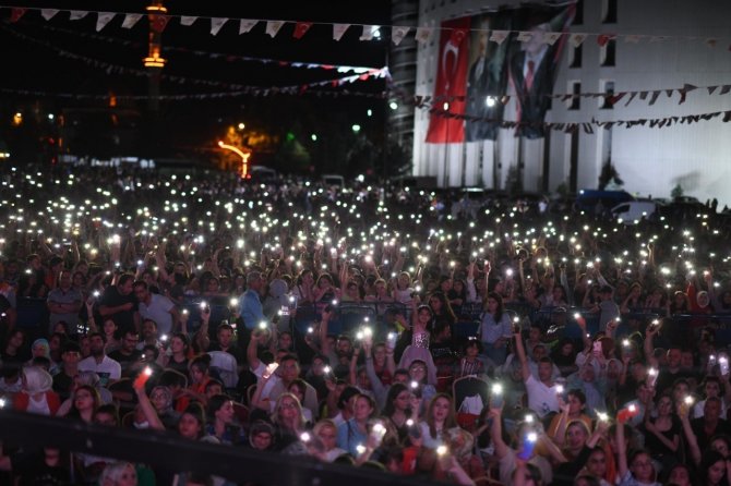 Uğur Aslan Ve Buray Malatyalıları Coşturdu