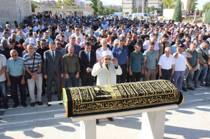 Otomobilin Çarpması Sonucu Ölen Çocuğa Acı Veda