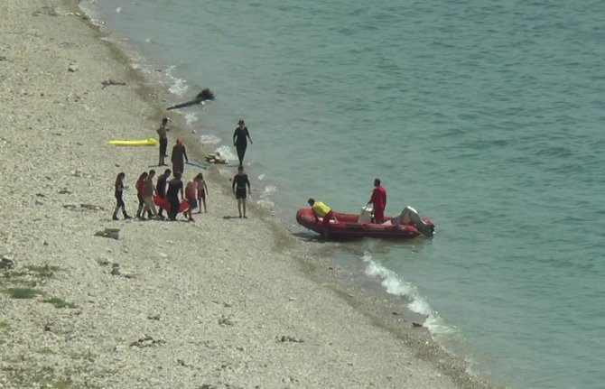 Kayalıklardan Düşen Kadın Yaralandı