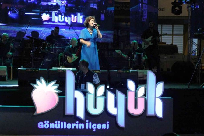 Konya’da Şükriye Tutkun’dan Konser