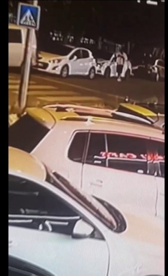 Maltepe’de Yere Düşen Cüzdanı Sahibine Vermek Yerine Alıp Uzaklaştı