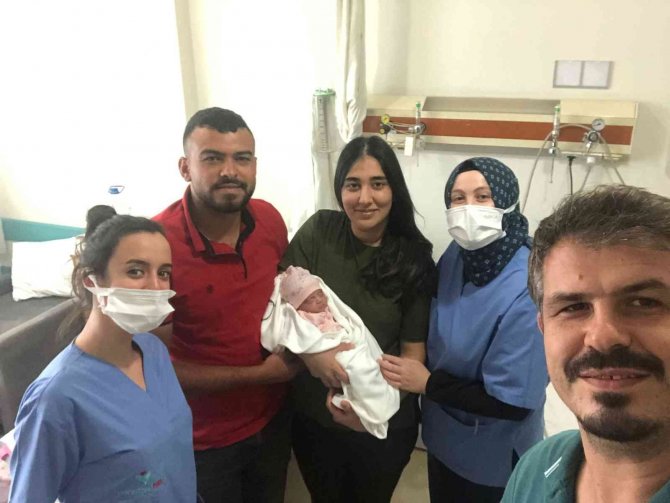 850 Gramlık Birsen Asel Bebek, 100 Günde Yaşama Tutundu