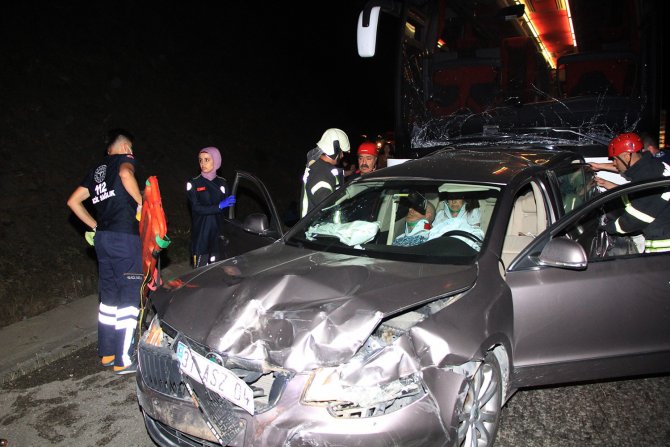 Manisa’da Faciaya Ramak Kaldı: Otobüs Ve 2 Otomobilin Karıştığı Trafik Kazasında 4 Kişi Yaralandı