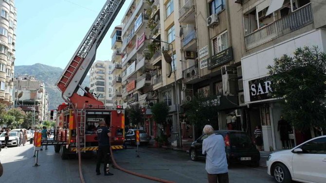 Manisa’da Ev Yangını