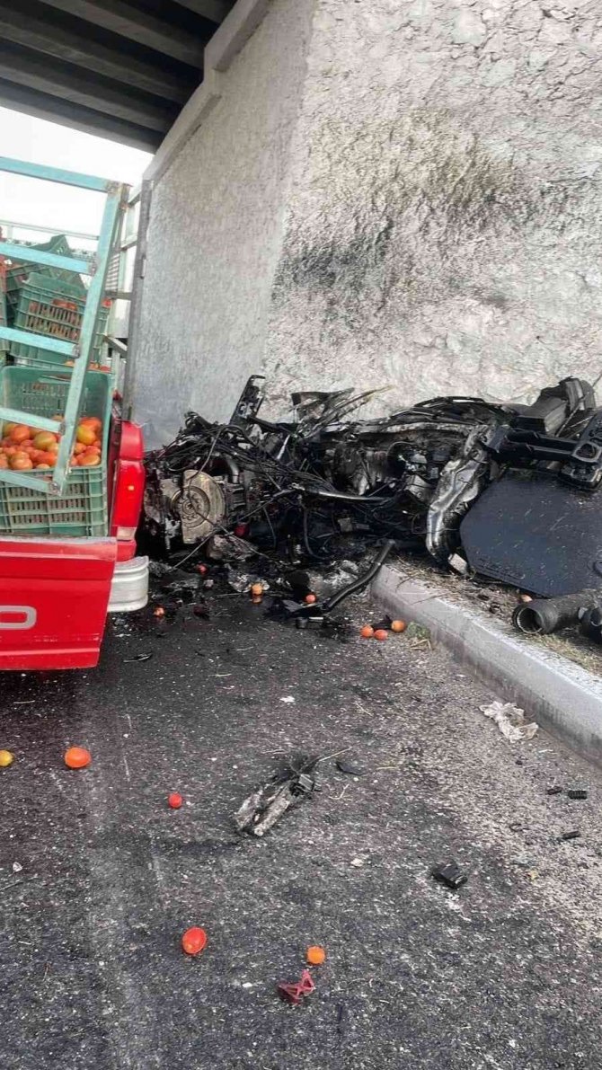 Meksika’da Tır Köprüye Çarptı: 1 Ölü