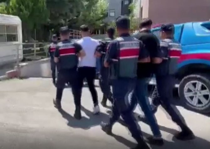 Gaziantep’te Kadınları Kullanarak Şantaj Yapan Örgüte Operasyon
